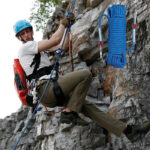 Wolike 10,20 Meters Length Professional Climbing Rope Rappelling Abseiling Rope Outdoor Excursions Accessories 10mm Diameter 12KN Escape High Resistance Rope With Two Carabiners - Image 5
